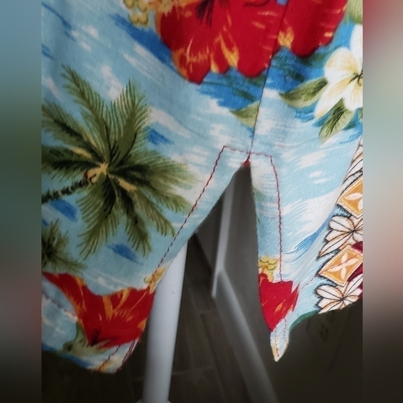 LADY ASHLEY HAWAIIAN FLORAL PRINT BLOUSE SZ L RED YELLOW BLUE - Picture 6 of 9
